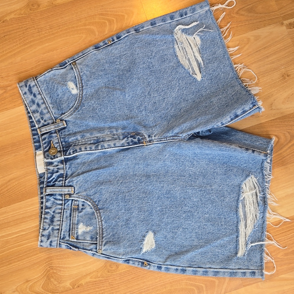 Abrand "Carrie" Jean Shorts - Picture 6 of 9